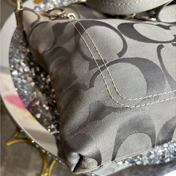 Coach 2010 signature crossbody bag EUC - Picture 11 of 14